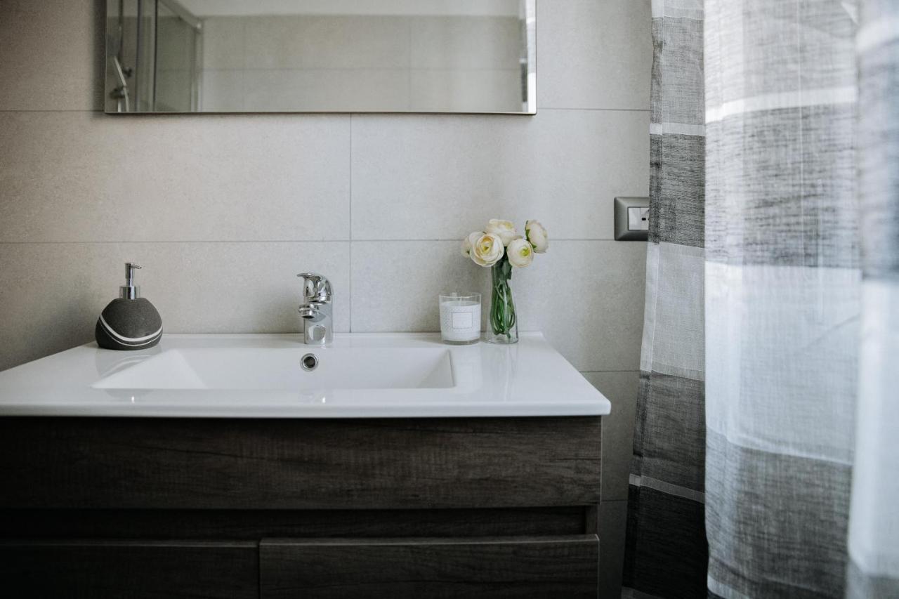 Altrentatre Bed & Breakfast Voghera Bagian luar foto