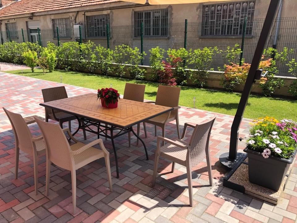 Altrentatre Bed & Breakfast Voghera Bagian luar foto